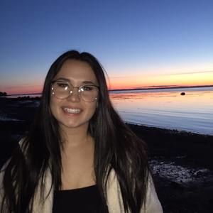 Meet your Posher, Julie-pier